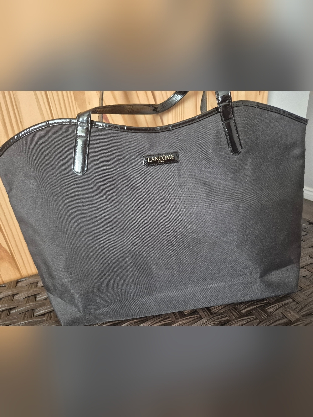 NWOT Lancôme Tote Shopper Bag with Patent Trim - Picture 3 of 16
